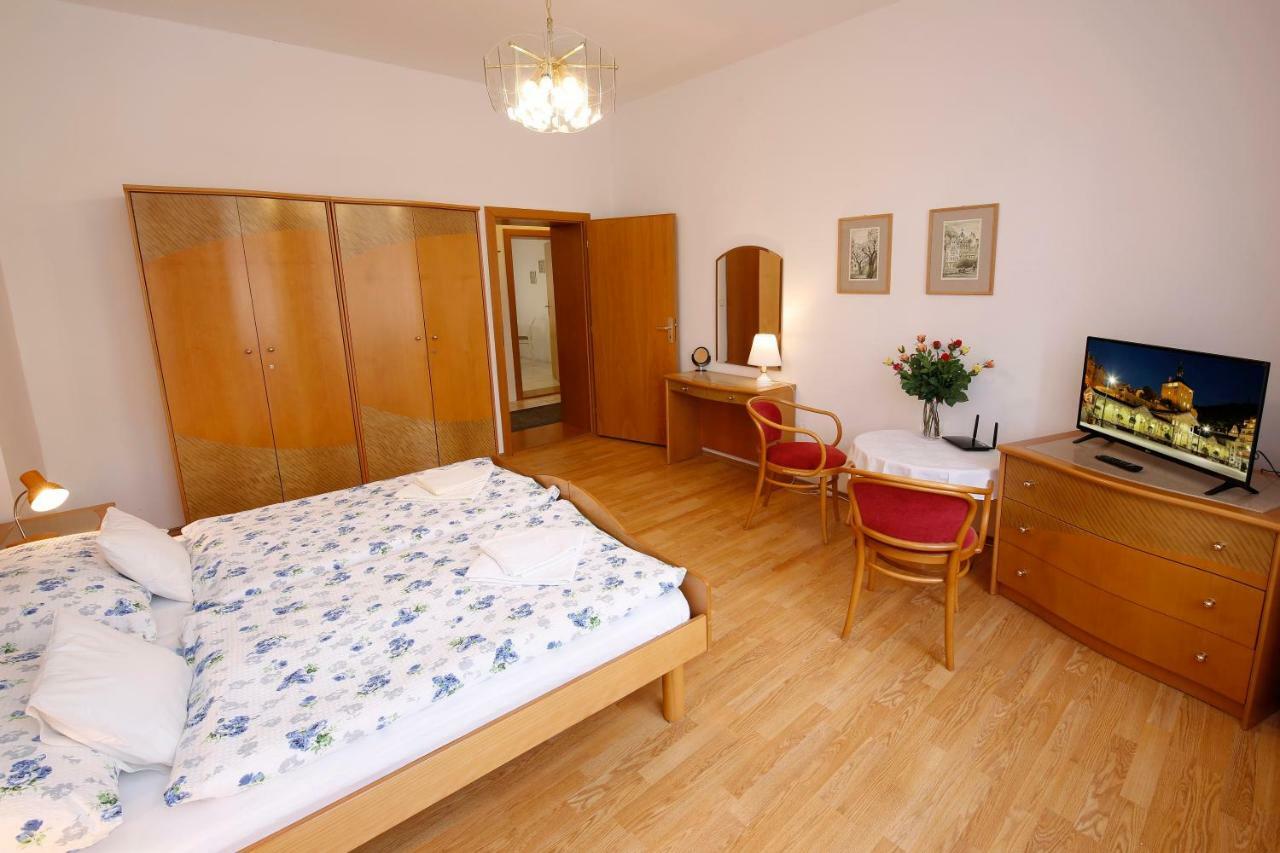 Apartman Moravska Karlovy Vary Esterno foto